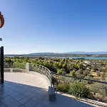 Villa Portoheli Terra & Mare Villas, Two Combined Rozaíika